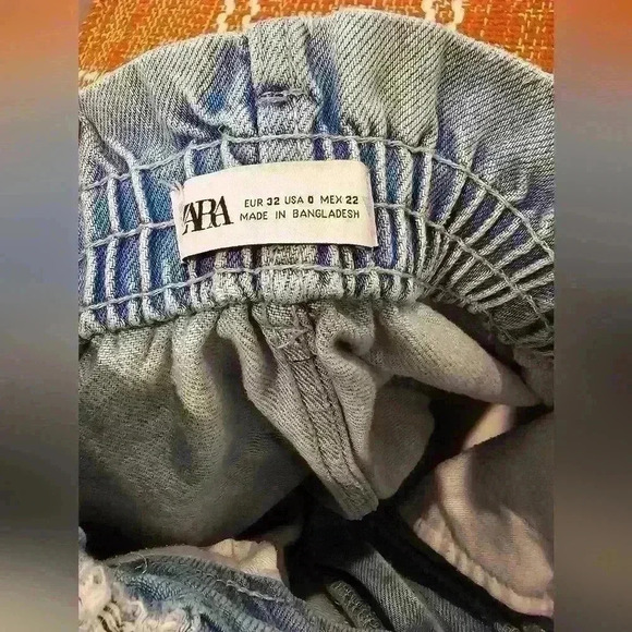 Zara High Waisted Denim Shorts Size 0 - Picture 9 of 9